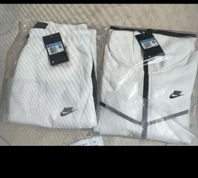 Nike tech