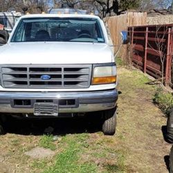 7.3 Diesel  F450 80k On Motor  Needs Transmission  Work 