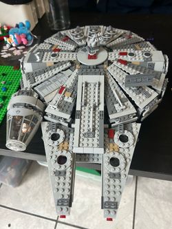 Lego falcon
