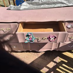 9 dresser drawer / baby high chair
