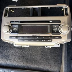 2010-2013 Toyota 4Runner Oem Stereo And Bezel