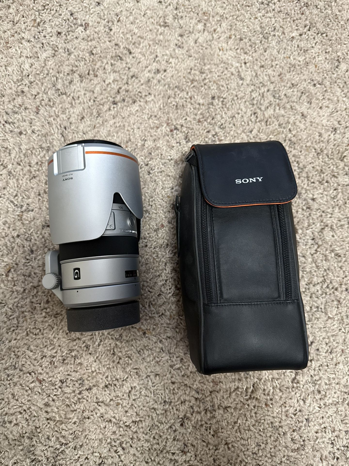 70-400 mm sony lens f4 - 5.6 + adapter 