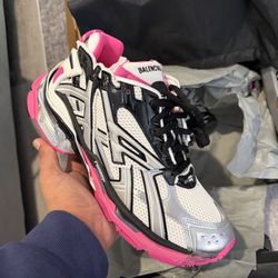 Balenciaga runner