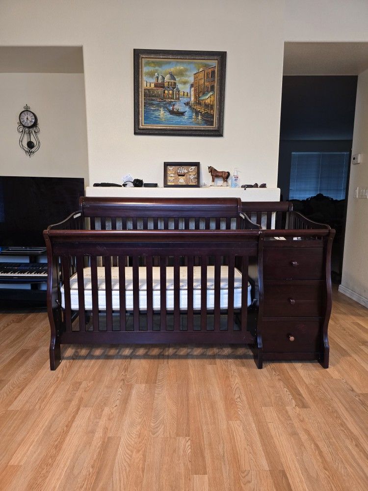 Delta Children Bentley 4-in-1 Convertible Crib With Changer