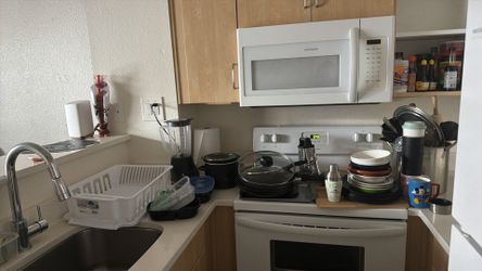 Miscellaneous kitchen items