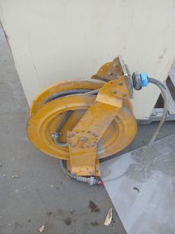 Air hose retractable reel