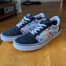 NEW CONDITION VANS size 11 Women 