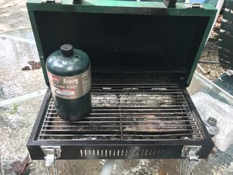 Portable tailgate grill