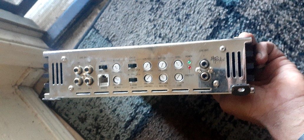 hifonics zeus zxi 4406 110x4 this amp packs a punch for Sale