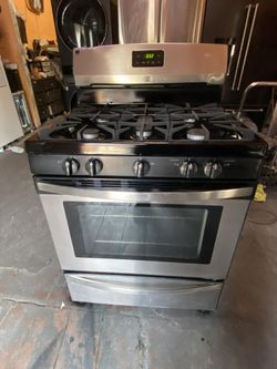 KENMORE 5-BURNERS STOVE , STAINLESS STEEL. FREE DELIVERY AND INSTALLATION