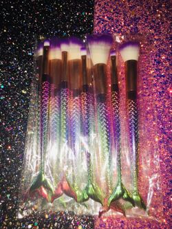 Makeup 💄 Lovers 😍 Check Out 👀 My Page & $ave 💯 1st Time Customers 👑 Free Gift 🎁