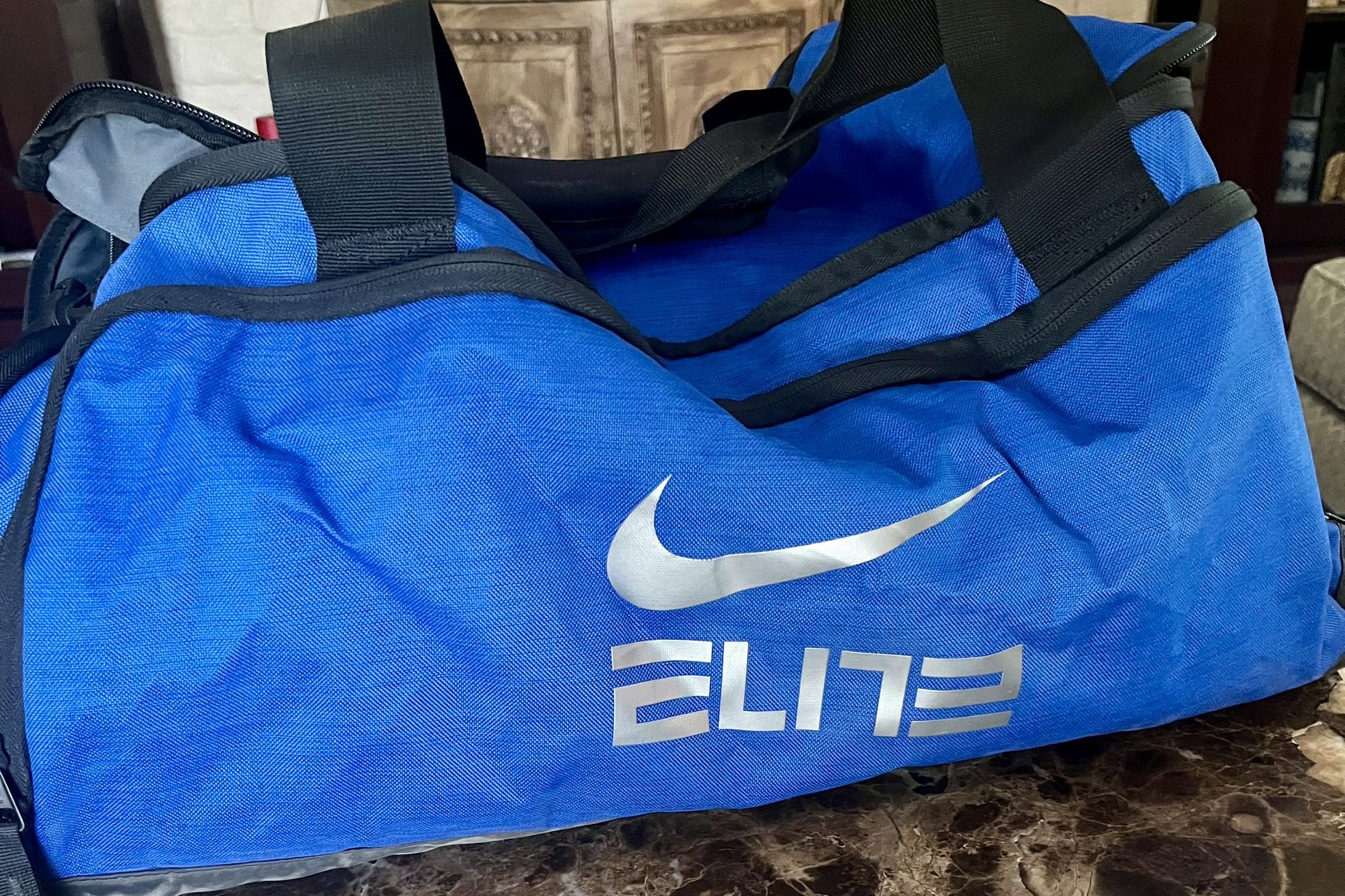 Nike Blue Elite Duffel Bag Side Thermal Pocket Used 