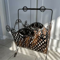 Metal Magazine Rack