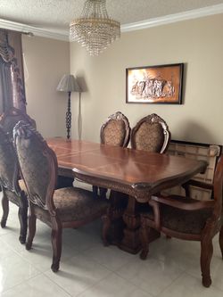 Wooden dinning Table With 6 Chairs And 3 Extra Leafs