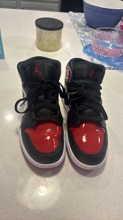 Air Jordan 1 Mid Black Red Sneakers
