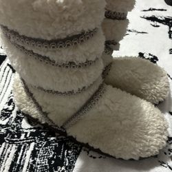 Muk Luks Slippers/Boots