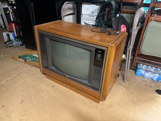 CRT digital swivel tv works!