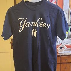 New York Yankees Genuine MLB 100% Cotton T-shirt size Large