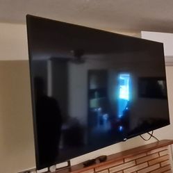 58" Onn Roku 4K UHD Smart TV + Wall Mount