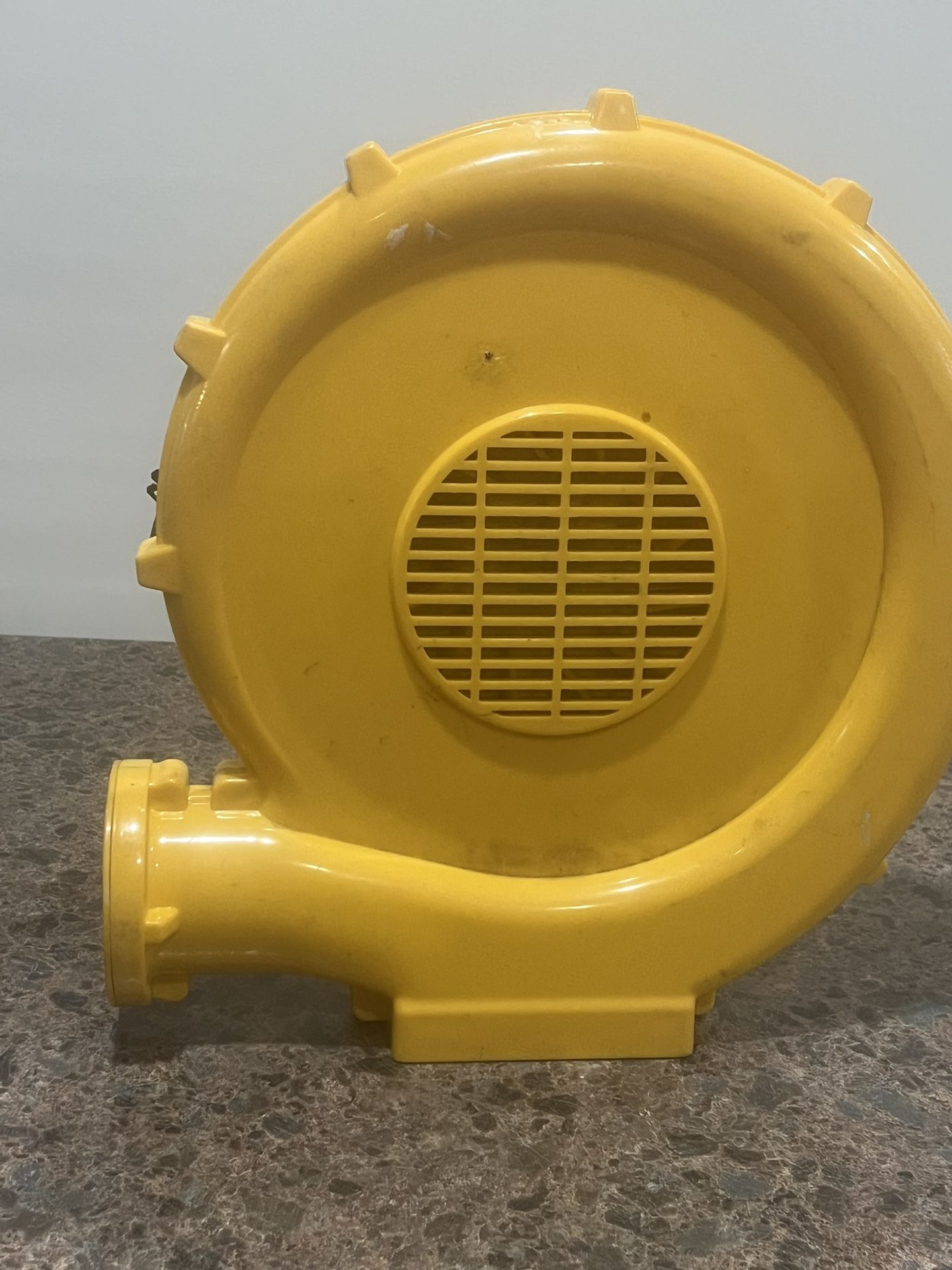 Electric blower fan used in good condition and fully functional. Location below 31705 Wesley Chapel blvd Fl 33543 Storage Mart