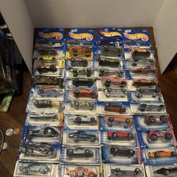 300 Hot Wheel Bundle For Sale 