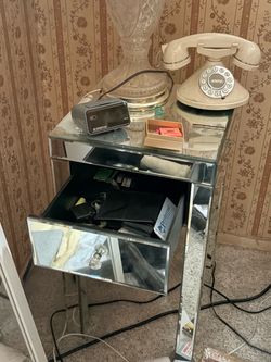 Mirror night stand