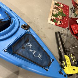 10 ft sit inside kayak w/paddle