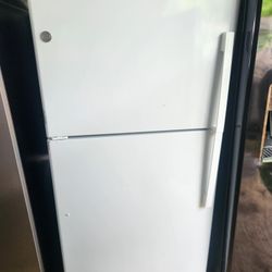 GE Fridge 