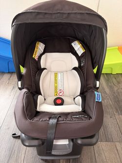 Graco infant car seat Snugride 35 lite dlx