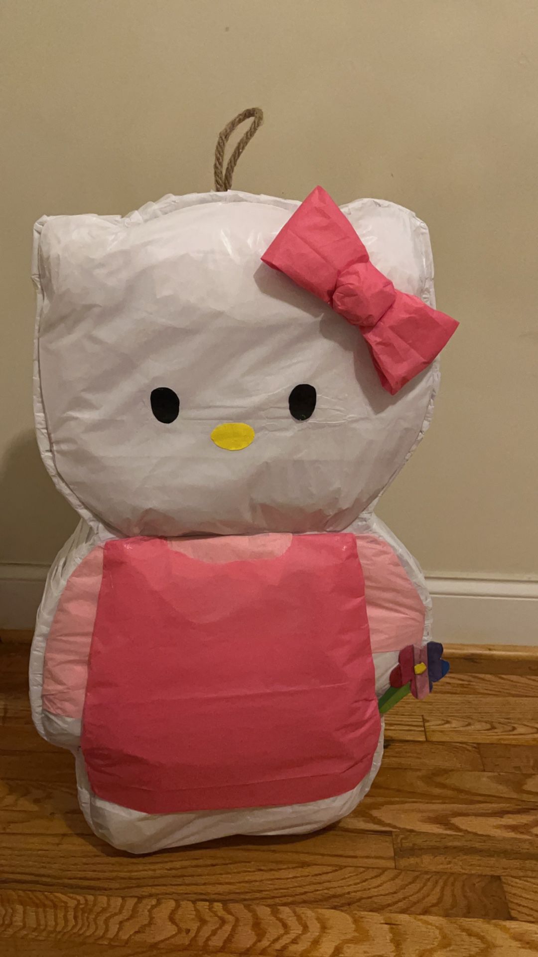 Hello Kitty Piñata 