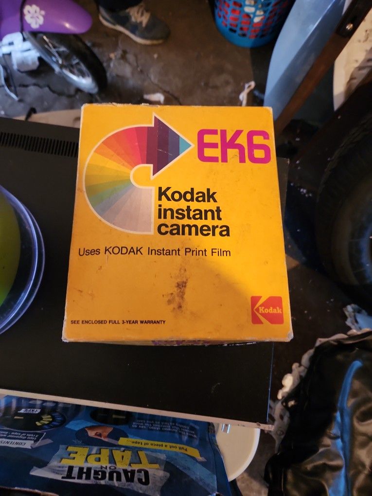 EK6 Kodak Instant Camera