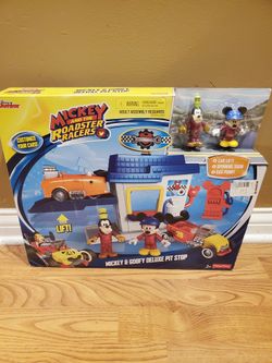 Mickey And The Roadster Racers Play Set