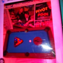 1972 Vintage Pivot Pool Game