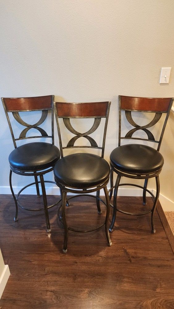 Set Of 3 Barstools