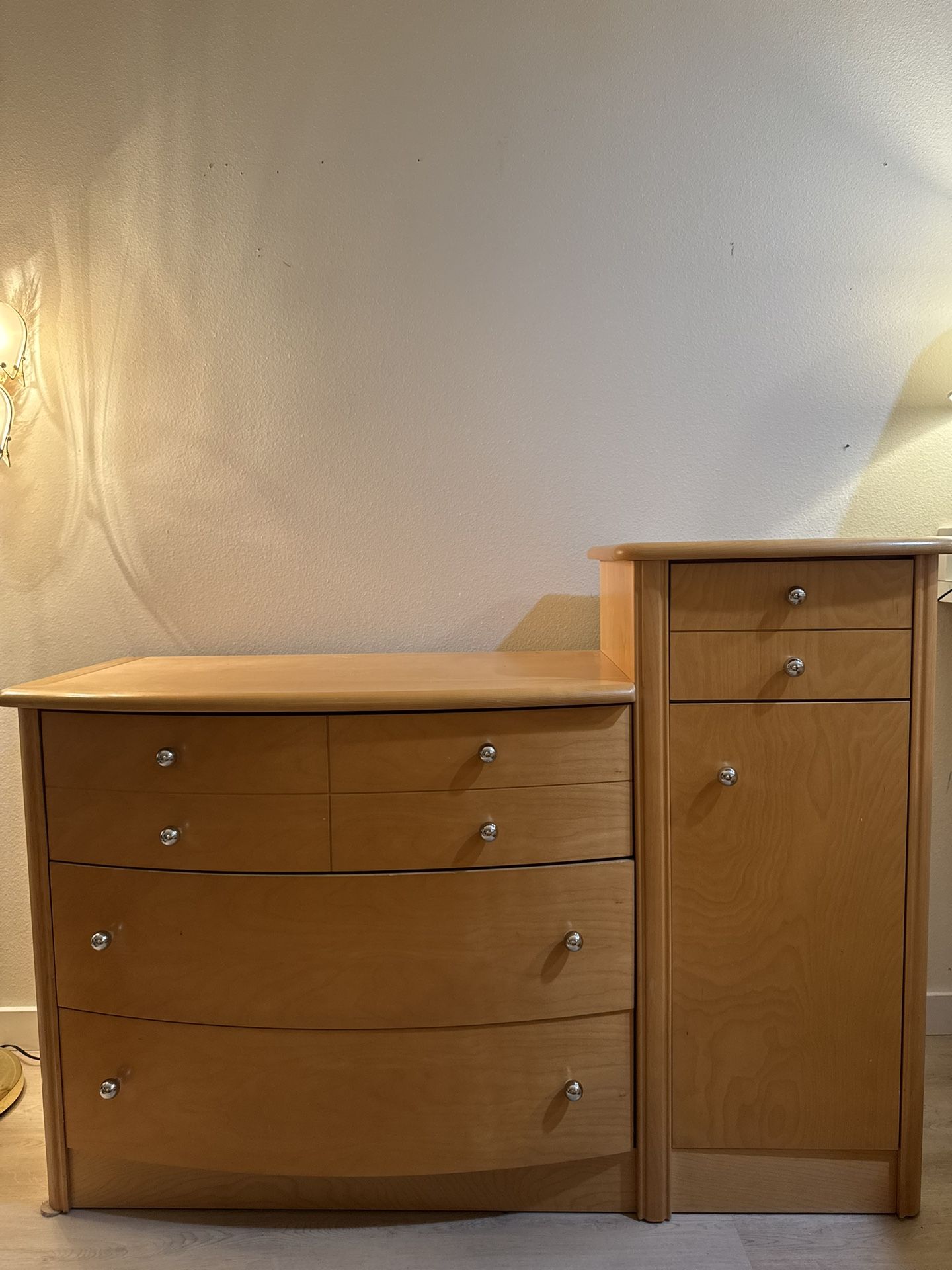 Modern Wood Dresser 1 Piece – Great Condition