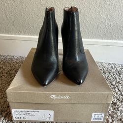 Woman’s black Madewell high-heel ankle boot size 6 1/2 E5368