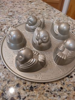 Nordicware sweet tweets bundt pan