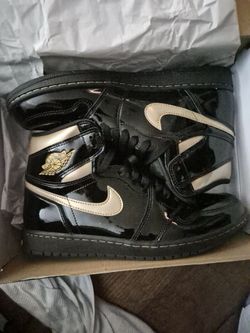 Air Jordan 1 High Black Metallic Gold Sneakers