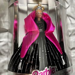 1998 Happy Holidays Barbie Doll Special Edition