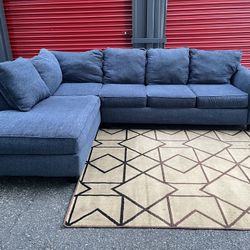 Sectional Couch!! Delivery Available 🚚!! Dimensions: 114” x 83” Length x 34” Height x 37” Depth