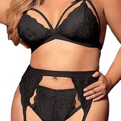 Plus Size Lace Lingerie