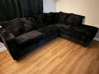 Sectional sofa fluffy black