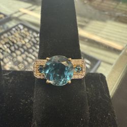 10KT Gold Ring W/ Blue Stone Center 40926-2