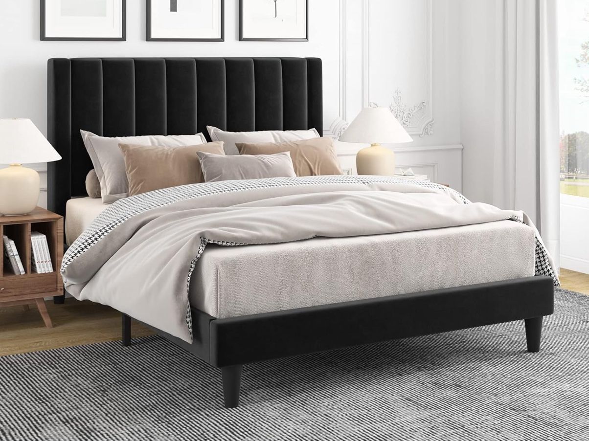 NEW Queen Size Velvet Upholstered Tufted Platform Bed Frame