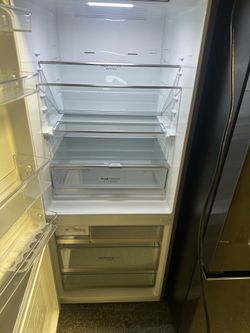 28 inch LG Counter Depth Bottom Freezer
