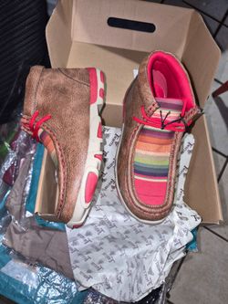 Twister shoes,big  kids , size 1 ,$45 firm seagoville