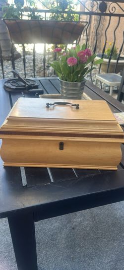 Maple wood Jewelry box