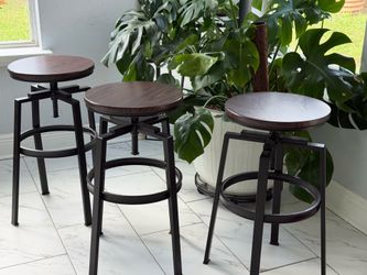 Set of 3 adjustable bar stools
