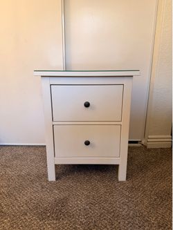 White 2-Drawer Nightstand / End Table