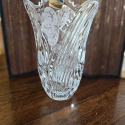 Saw Tooth Edge Crystal Vase